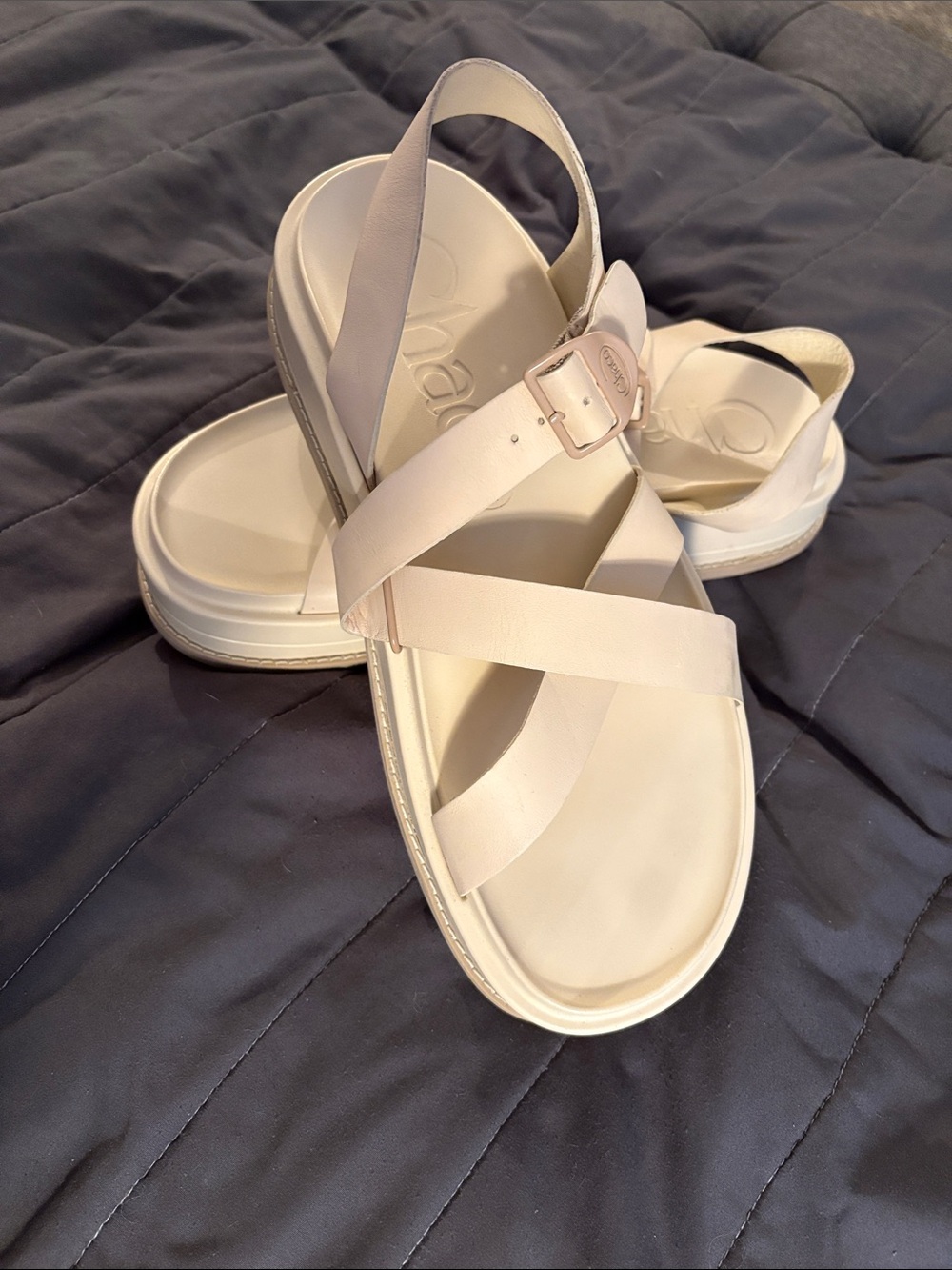 Chaco’s Townes Midform Neutral Cream Women’s Leather Cross-Strap Sandals size 11